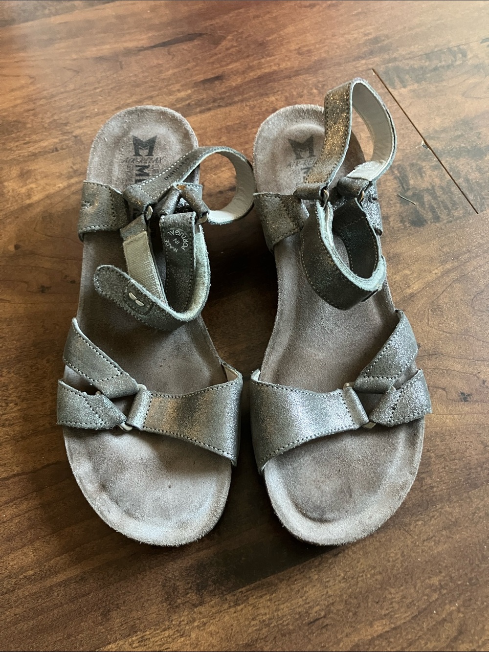 Mephisto Metallic Strappy wedge Sandals size 40